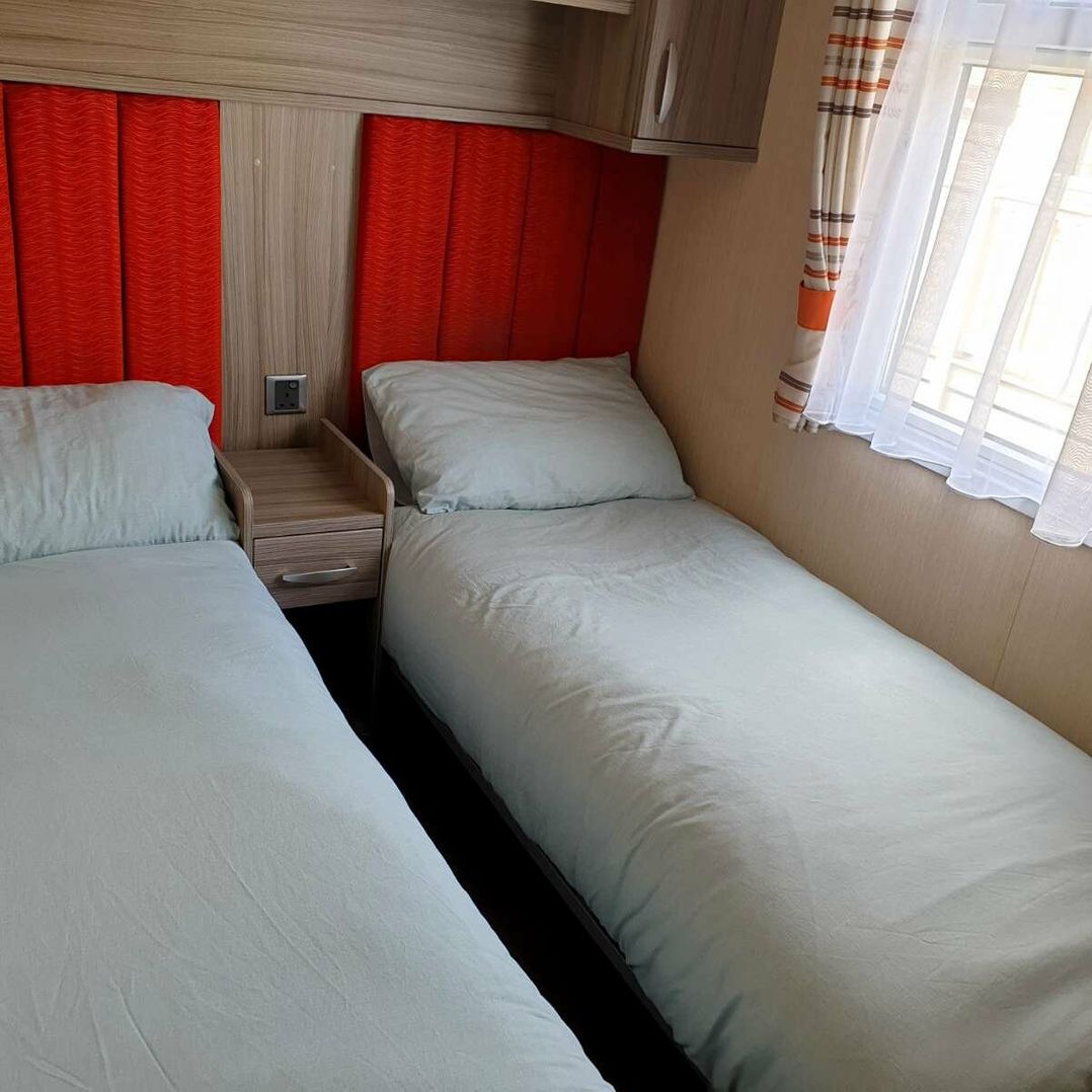 Hayling Island Holiday Park - Meadow Bay Villages - Holiday Accommodation 10645