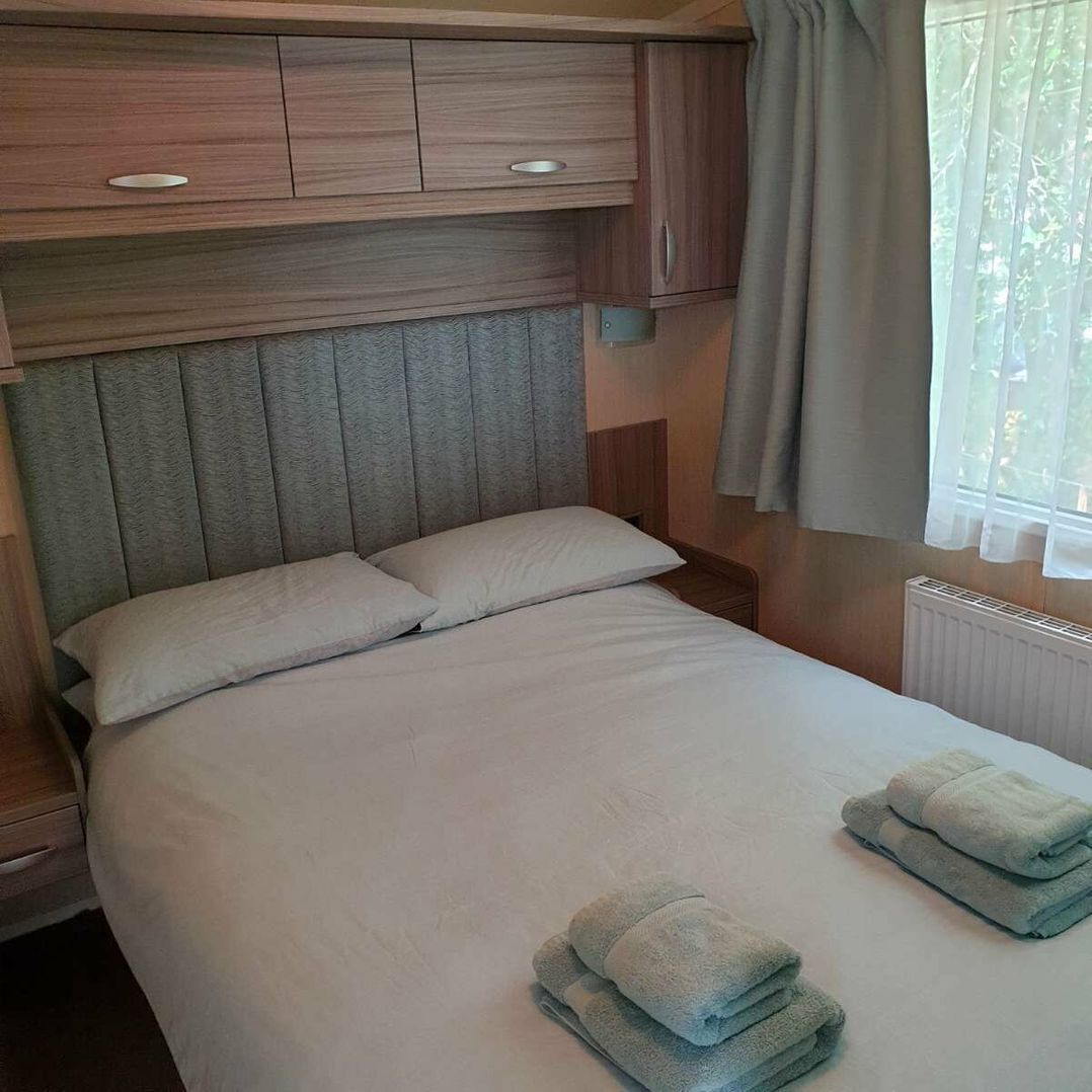 Hayling Island Holiday Park - Meadow Bay Villages - Holiday Accommodation 10645