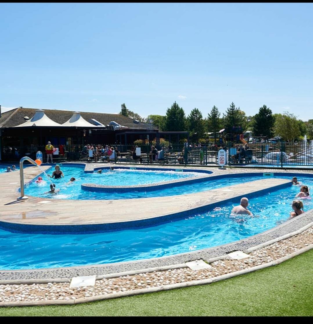 Marton Mere Holiday Village - Holiday Accommodation 21003