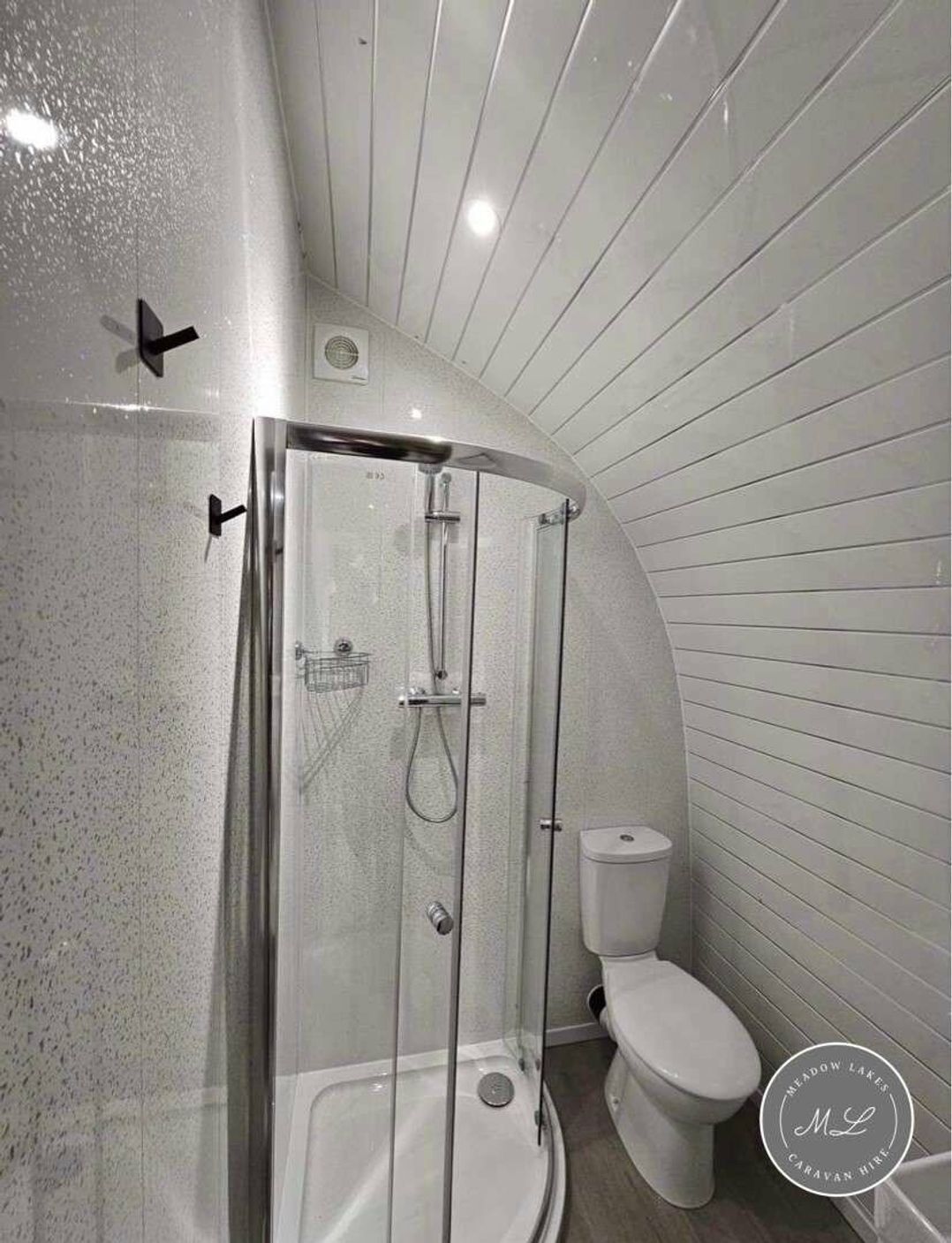 Standen Lodge - Holiday Accommodation 19045