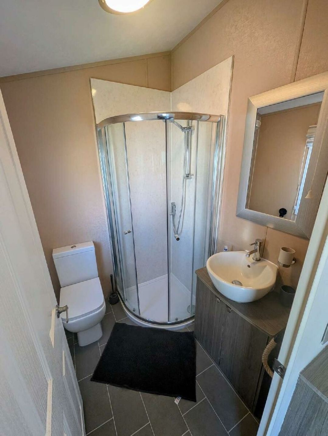 Manor Park Holiday Village - Holiday Accommodation 22030