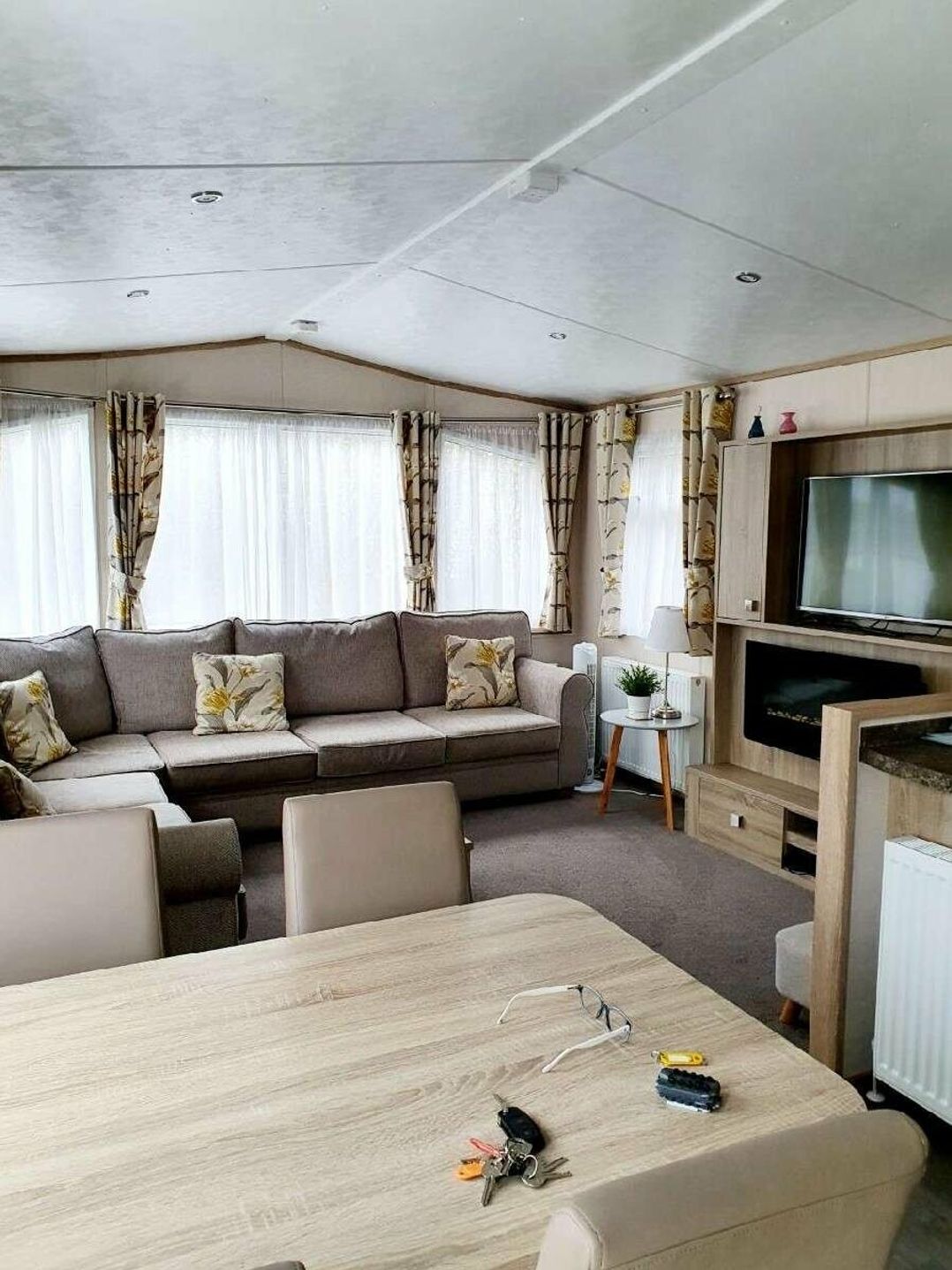 Shorefield Country Park - Holiday Accommodation 10821