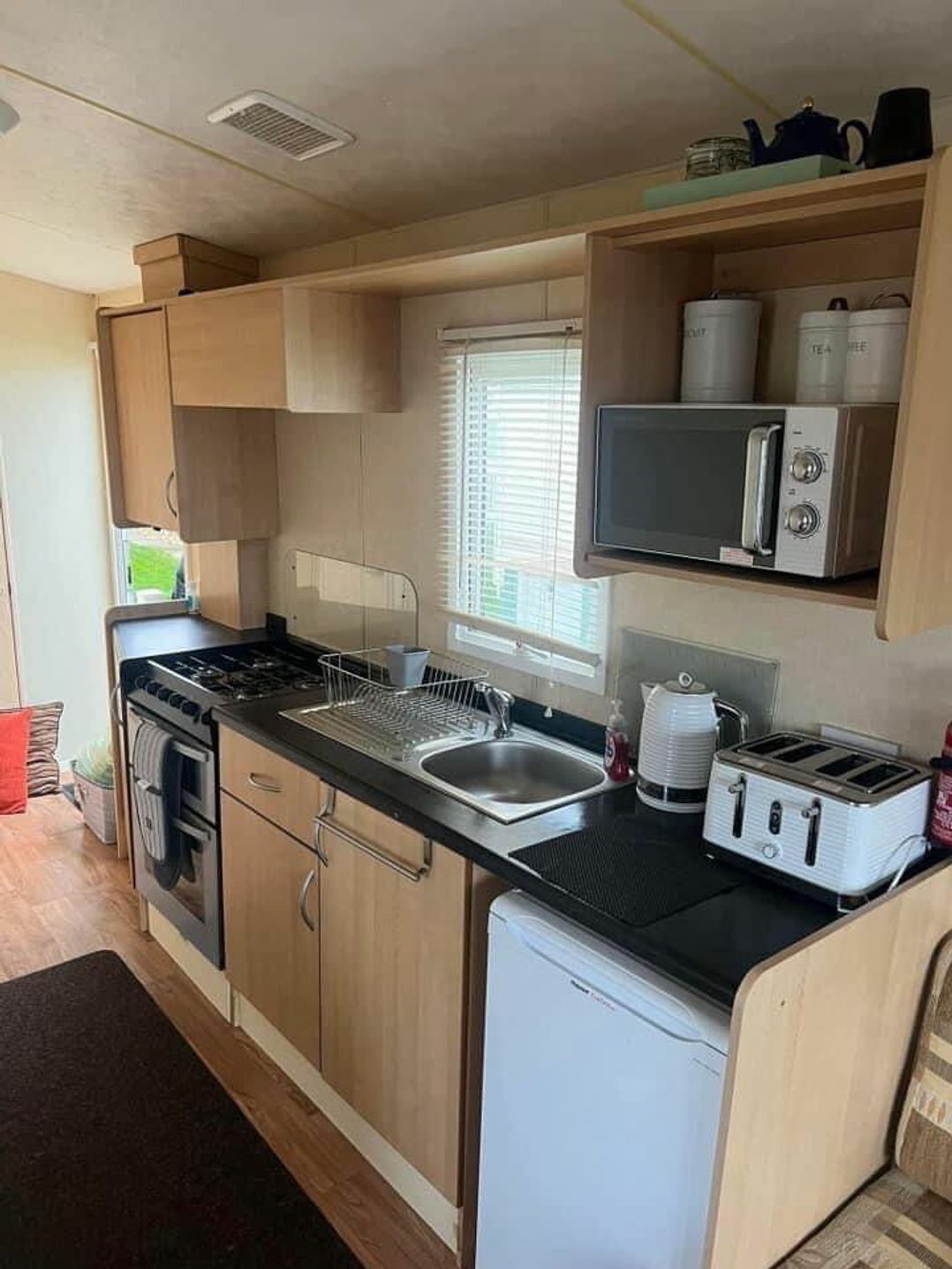 Happy Days Holiday Homes - Holiday Accommodation 11570