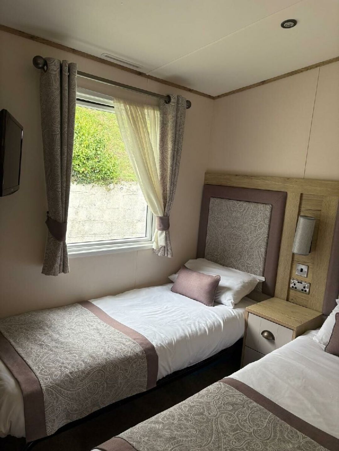 Pendine Sands - Holiday Accommodation 12302