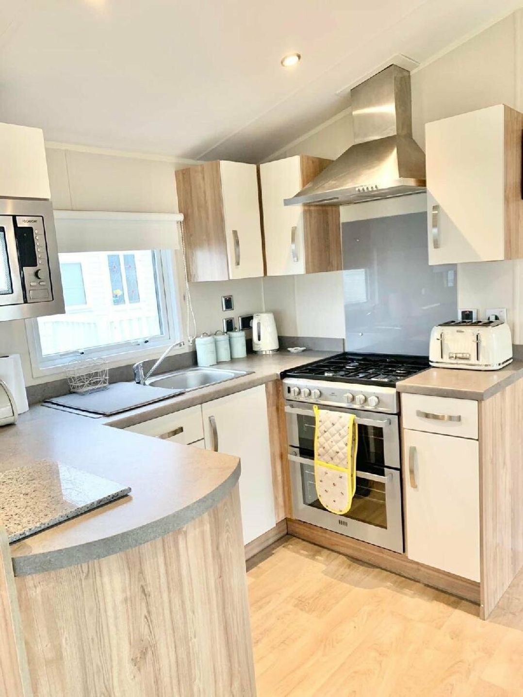 Marton Mere Holiday Village - Holiday Accommodation 14641