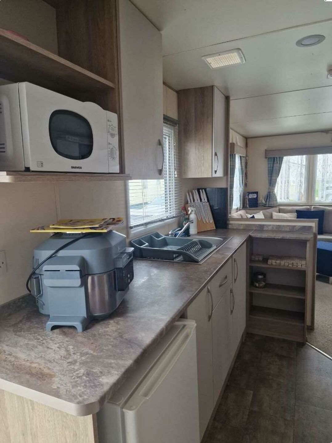 Broadland Sands - Holiday Accommodation 15063