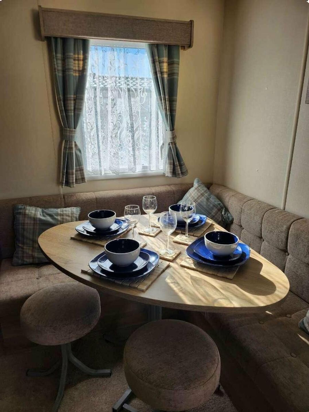 Broadland Sands - Holiday Accommodation 15063