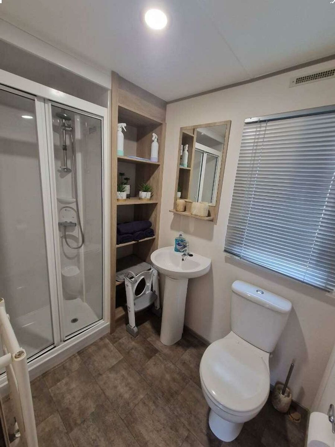 Broadland Sands - Holiday Accommodation 15063