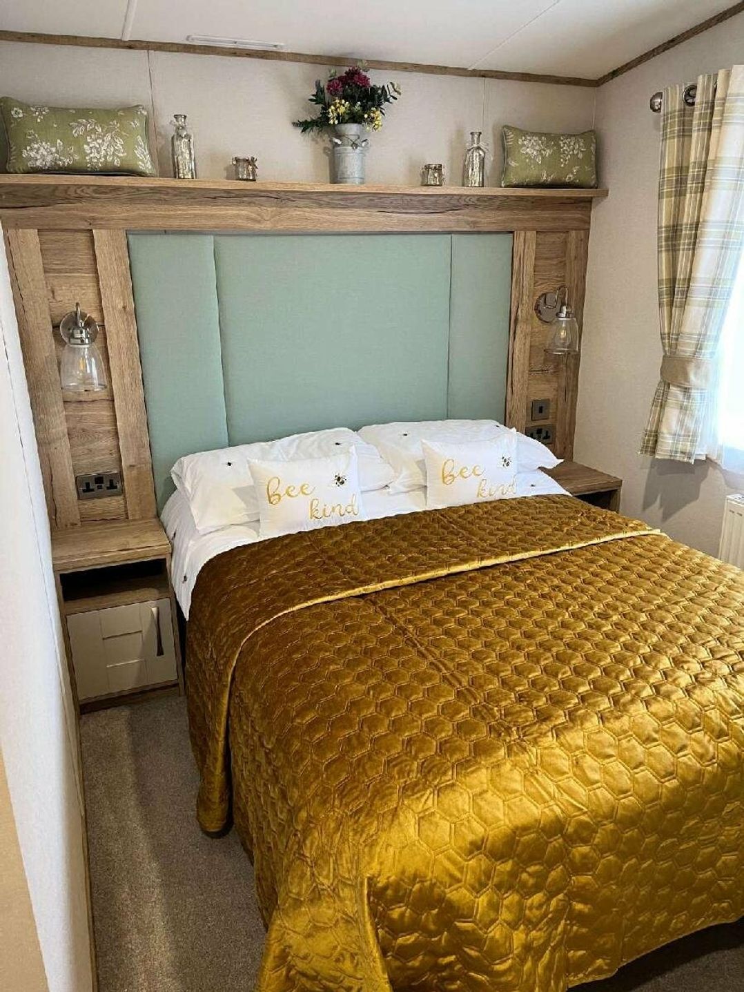 Trecco Bay - Holiday Accommodation 15729