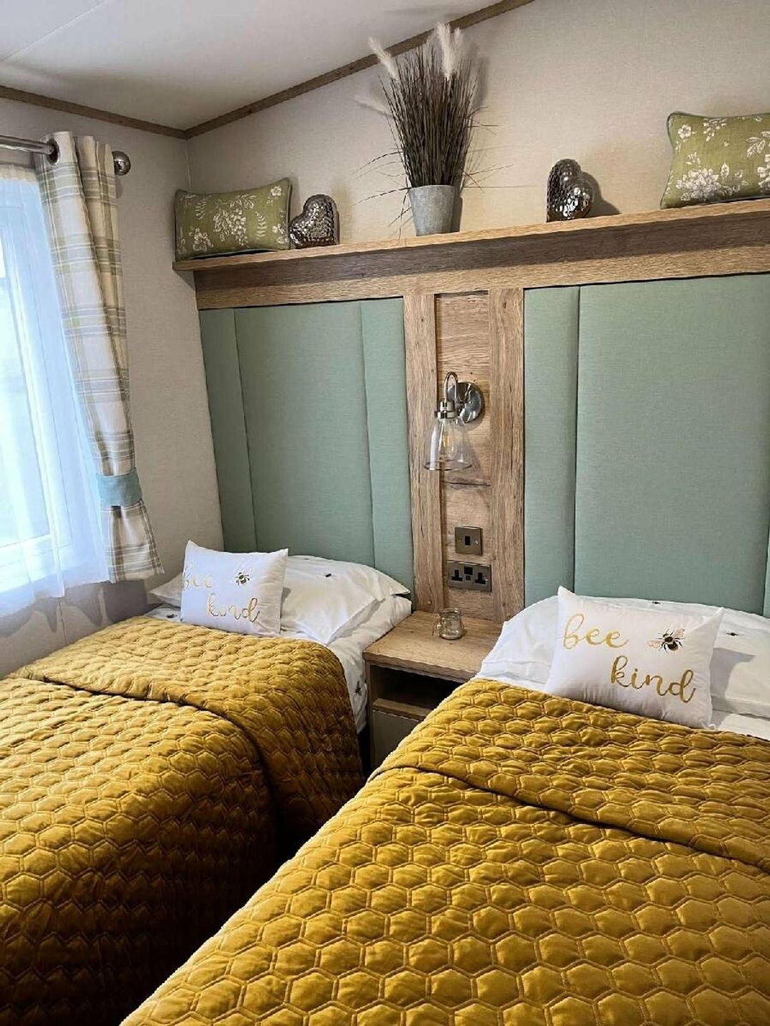 Trecco Bay - Holiday Accommodation 15729