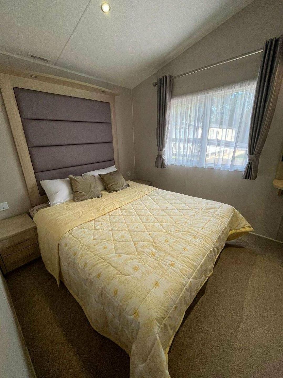 Hopton Holiday Village - Holiday Accommodation 16076