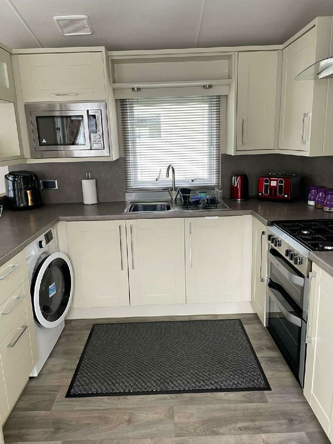 Hopton Holiday Village - Holiday Accommodation 16076