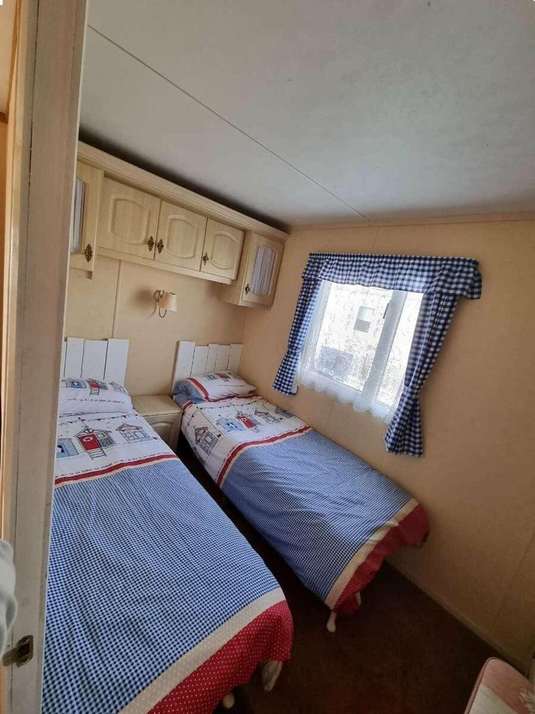 Caister Holiday Park - Holiday Accommodation 16117