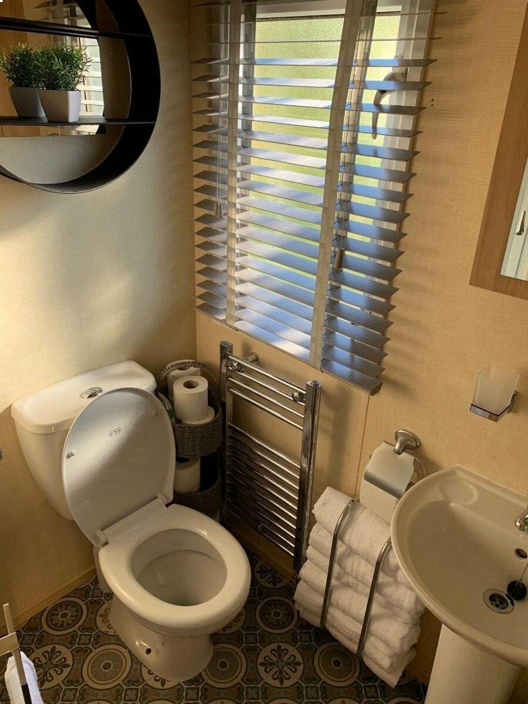 Riverside - Holiday Accommodation 16367