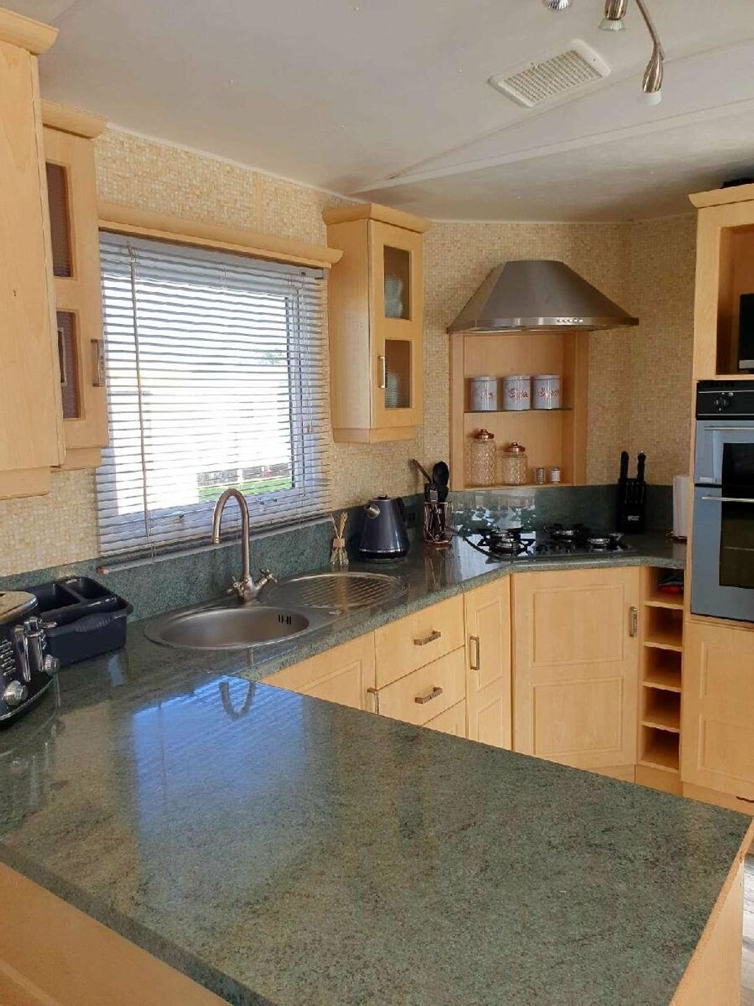 Golden Palm Resort - Holiday Accommodation 16787