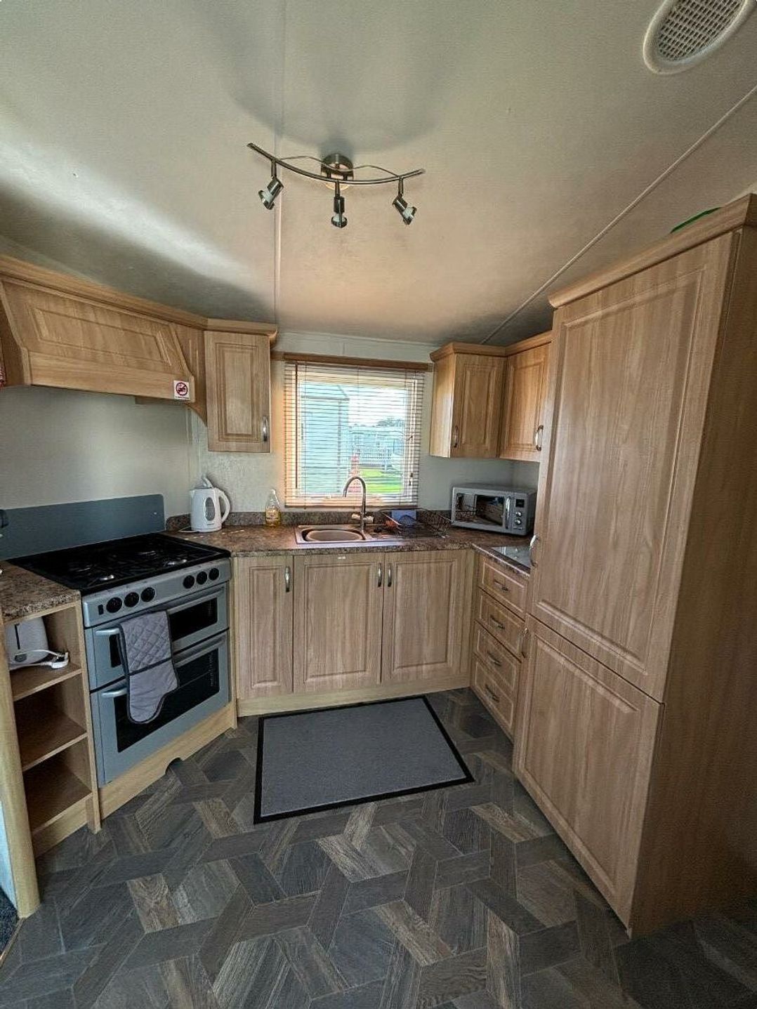 Coral Beach - Holiday Accommodation 16858