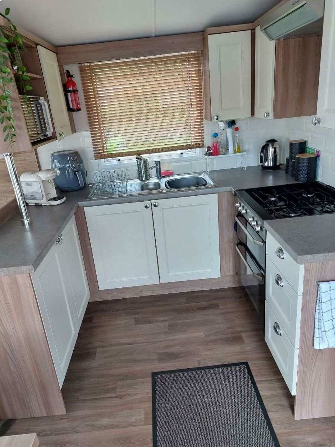 Marton Mere Holiday Village - Holiday Accommodation 20046