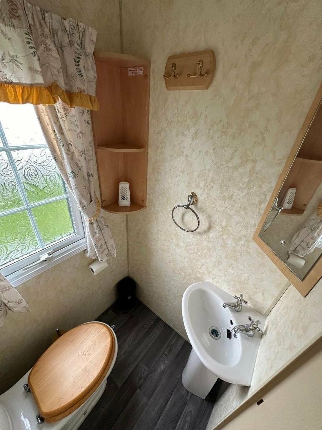 Waterside Leisure Park - Holiday Accommodation 20175