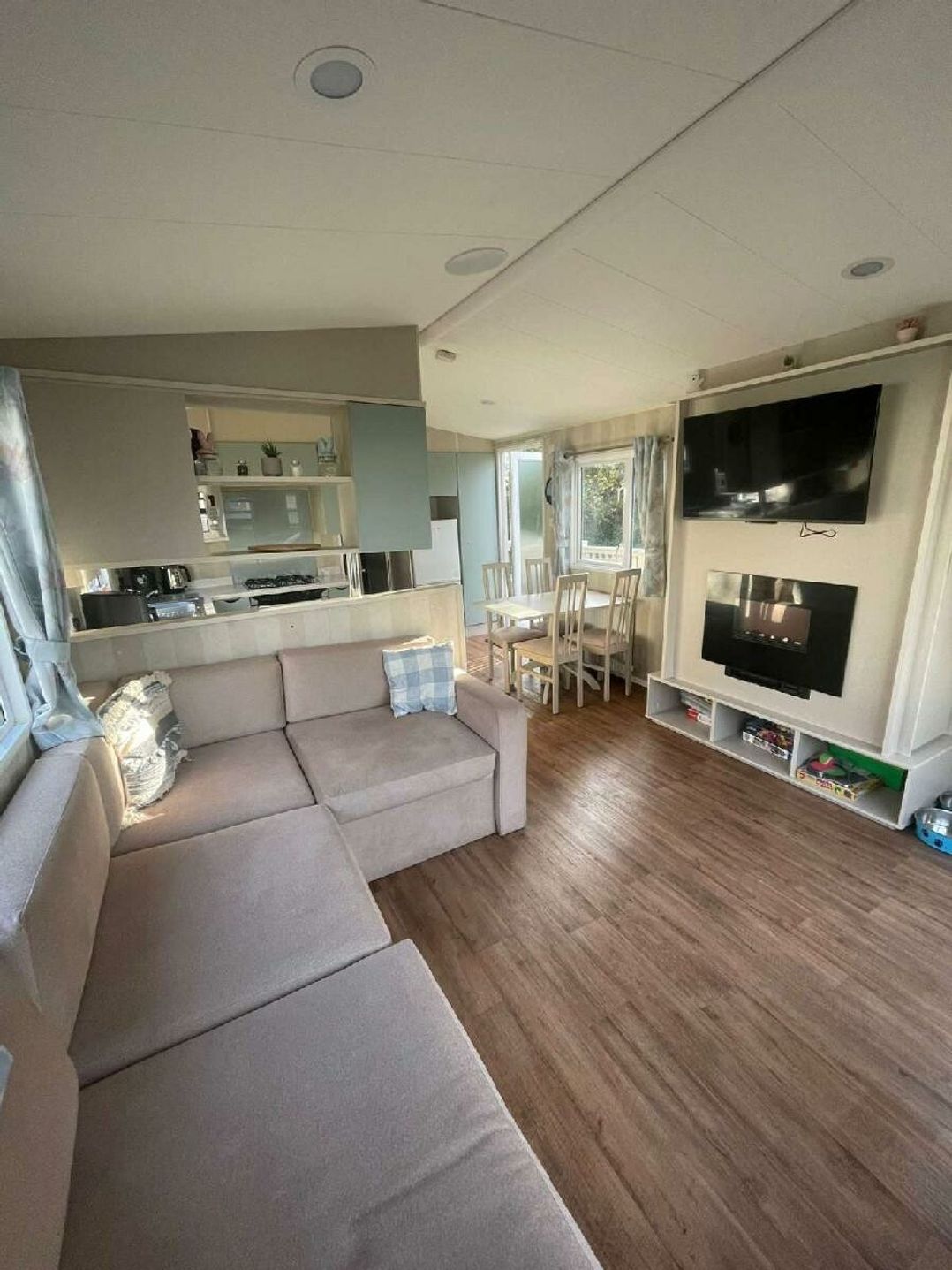 Marton Mere Holiday Village - Holiday Accommodation 20345