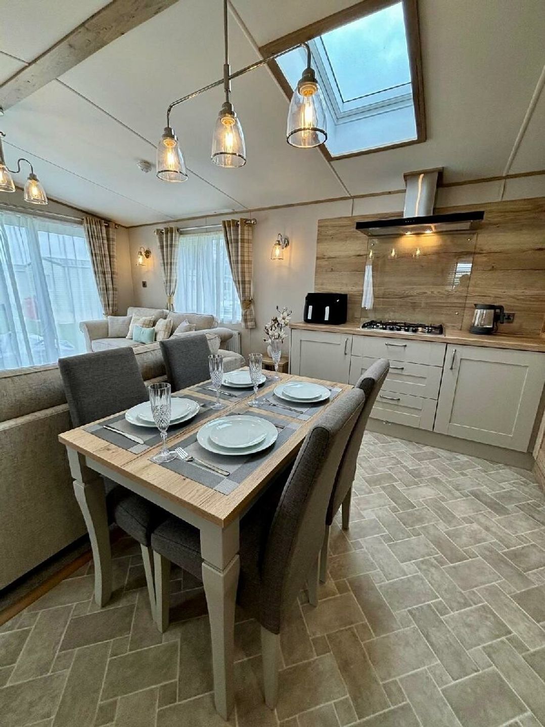 Golden Palm Resort - Holiday Accommodation 20542