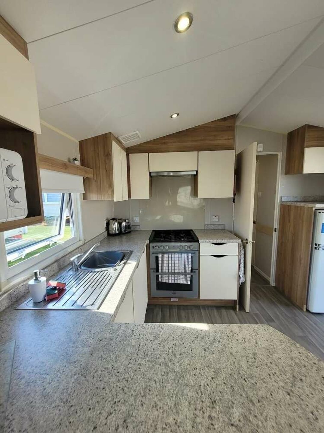 Golden Sands - Holiday Accommodation 20845