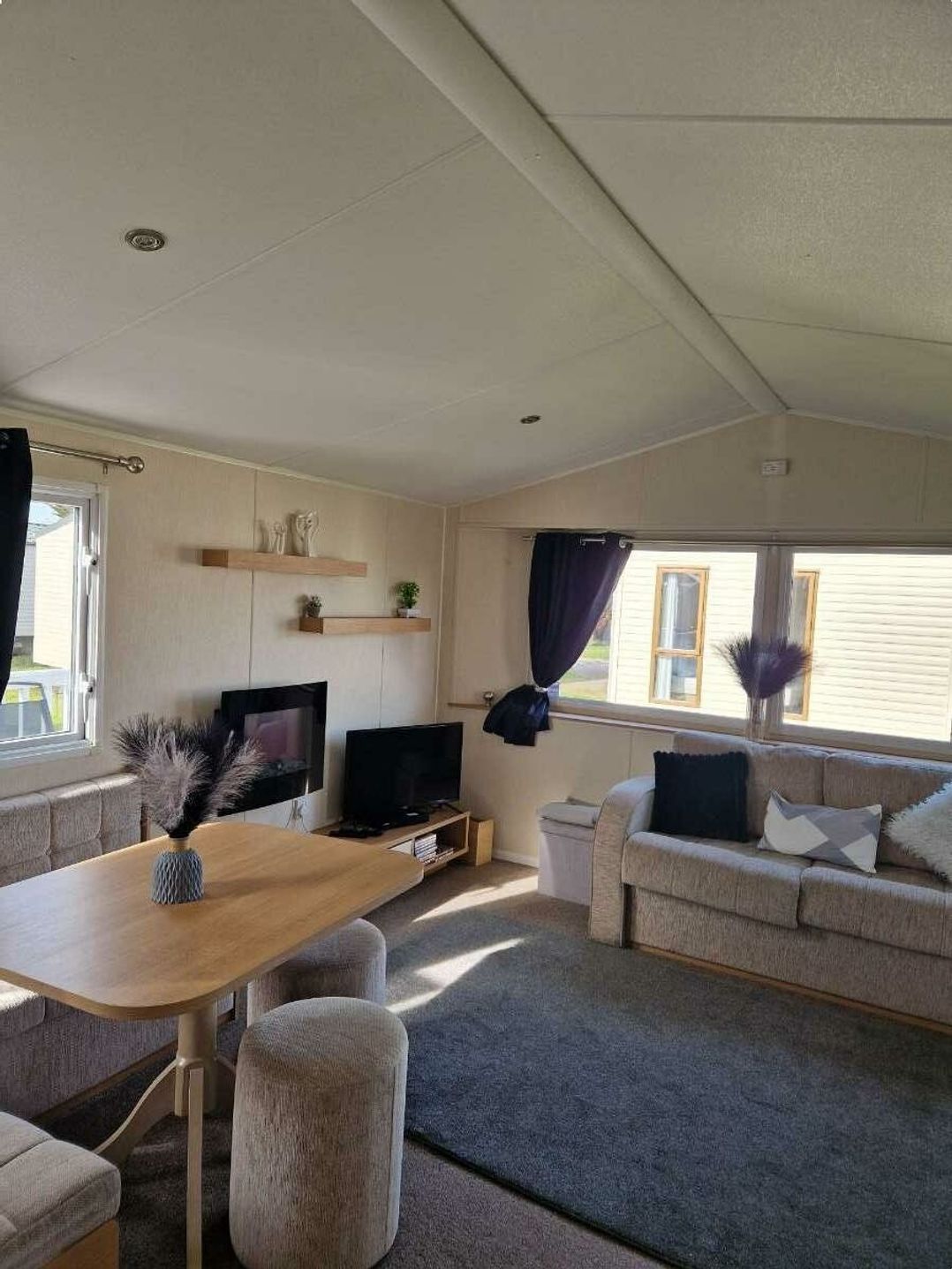 Marton Mere Holiday Village - Holiday Accommodation 21003