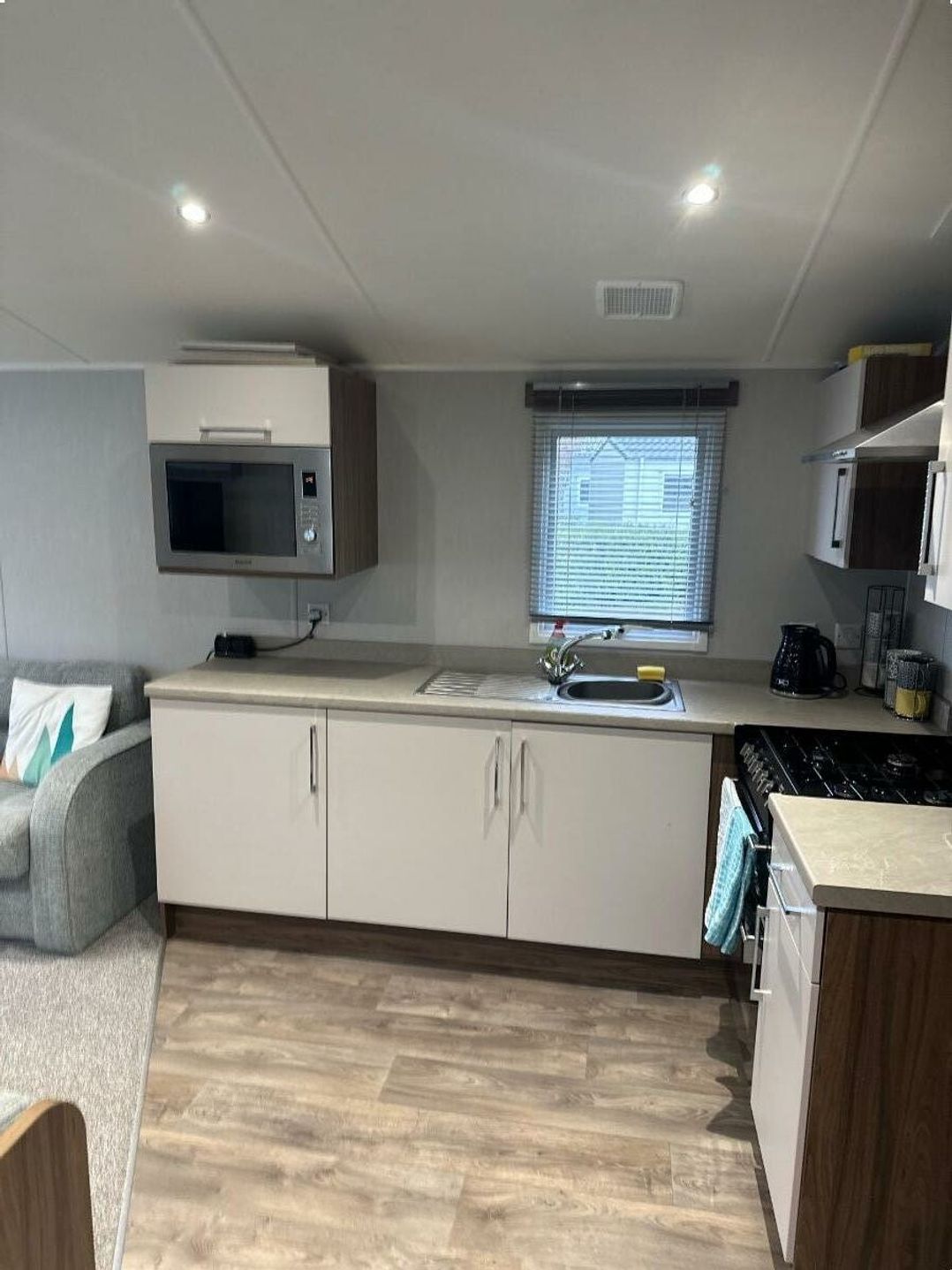 Marton Mere Holiday Village - Holiday Accommodation 21013