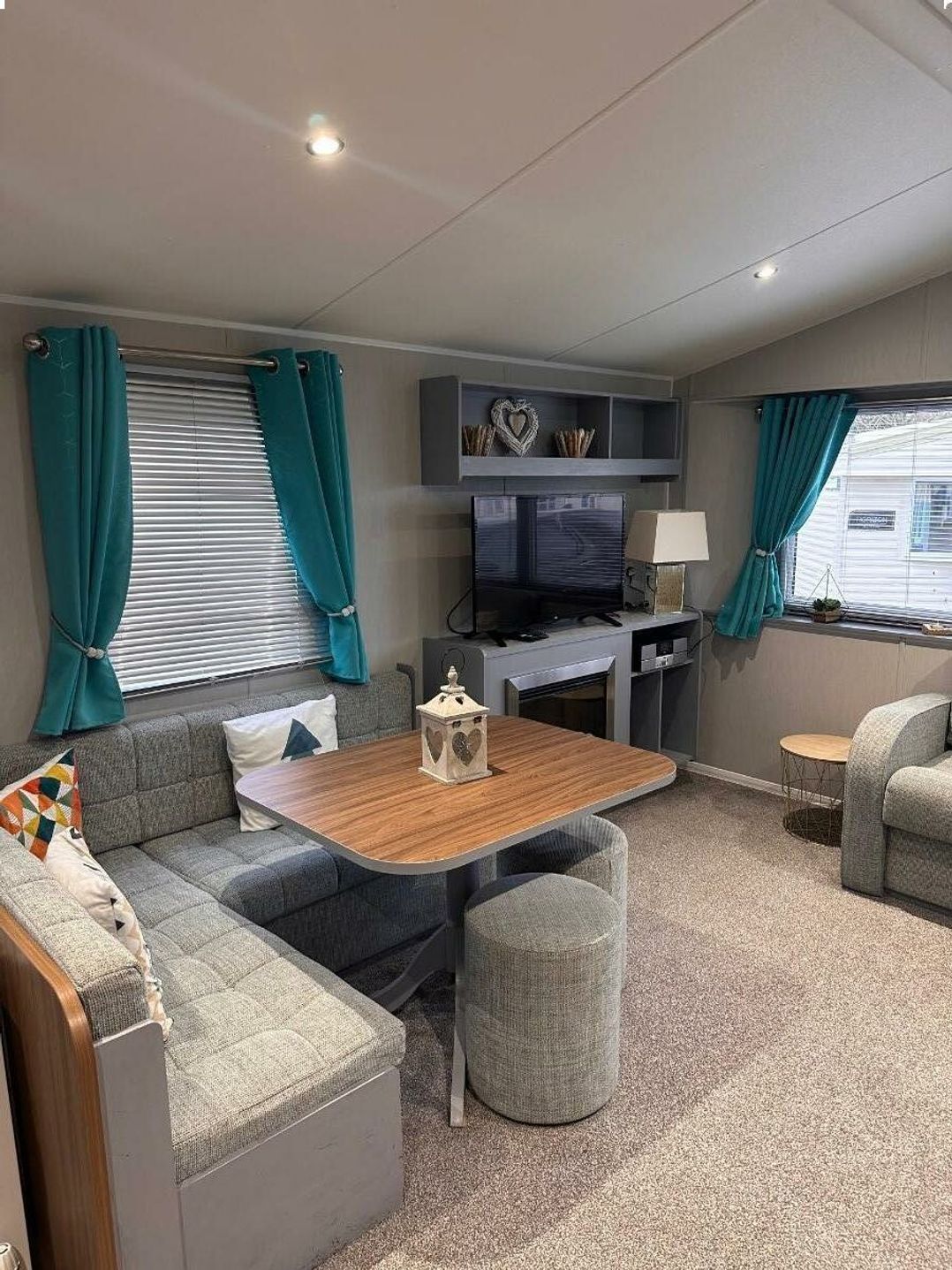 Marton Mere Holiday Village - Holiday Accommodation 21013