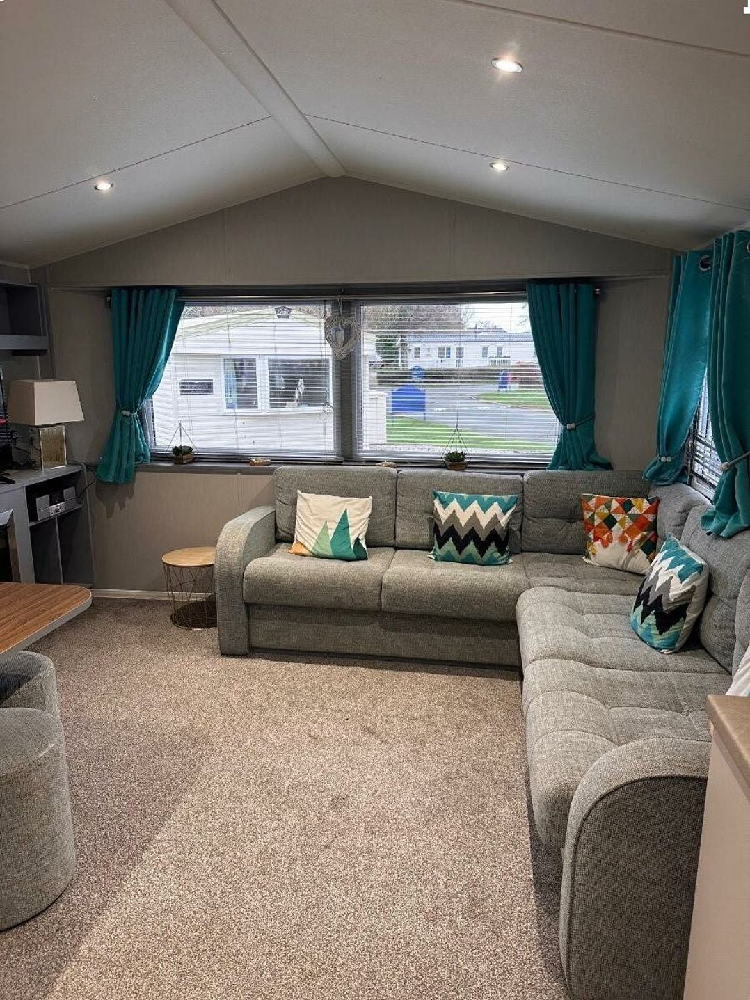 Marton Mere Holiday Village - Holiday Accommodation 21013