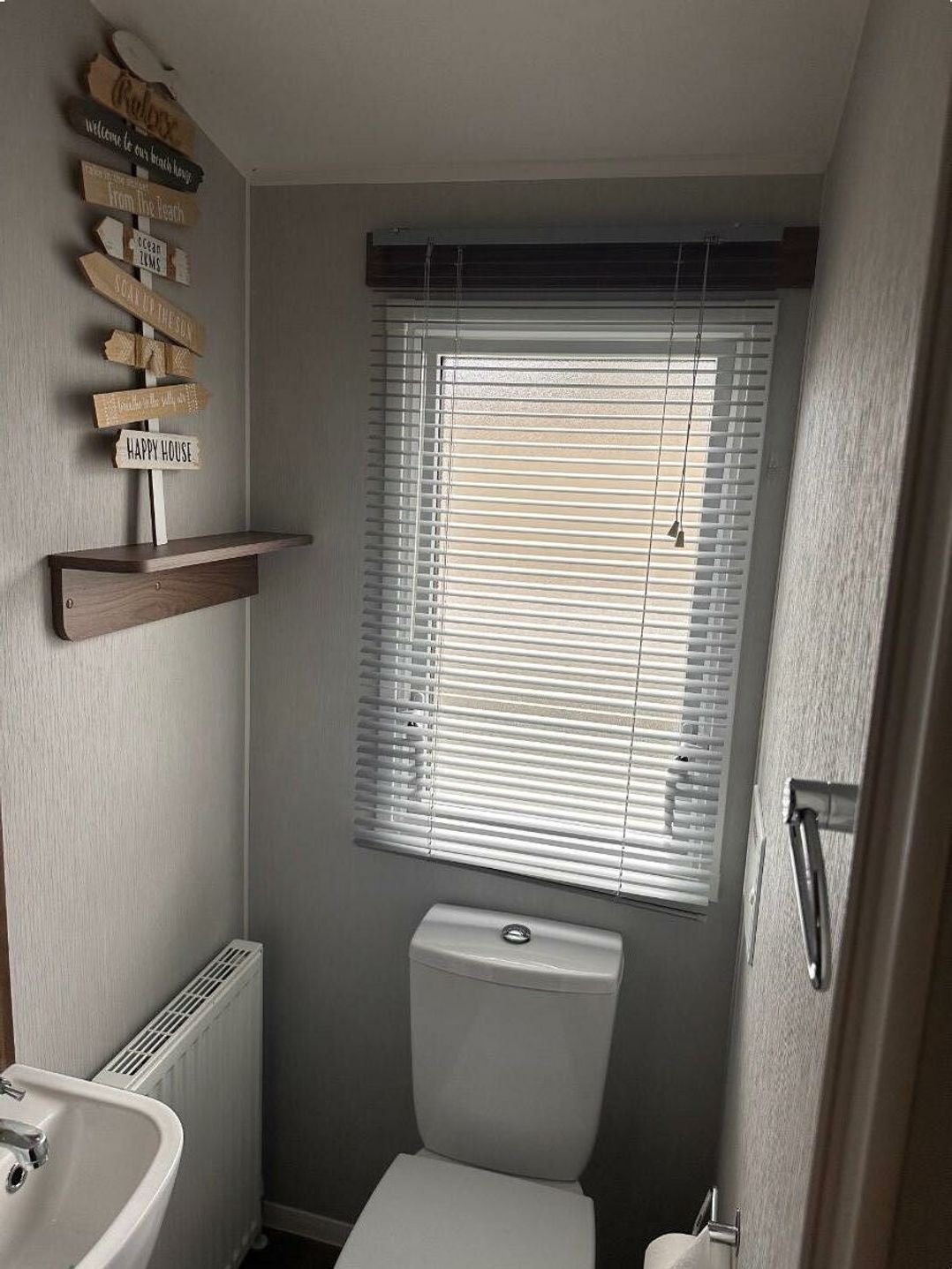 Marton Mere Holiday Village - Holiday Accommodation 21013