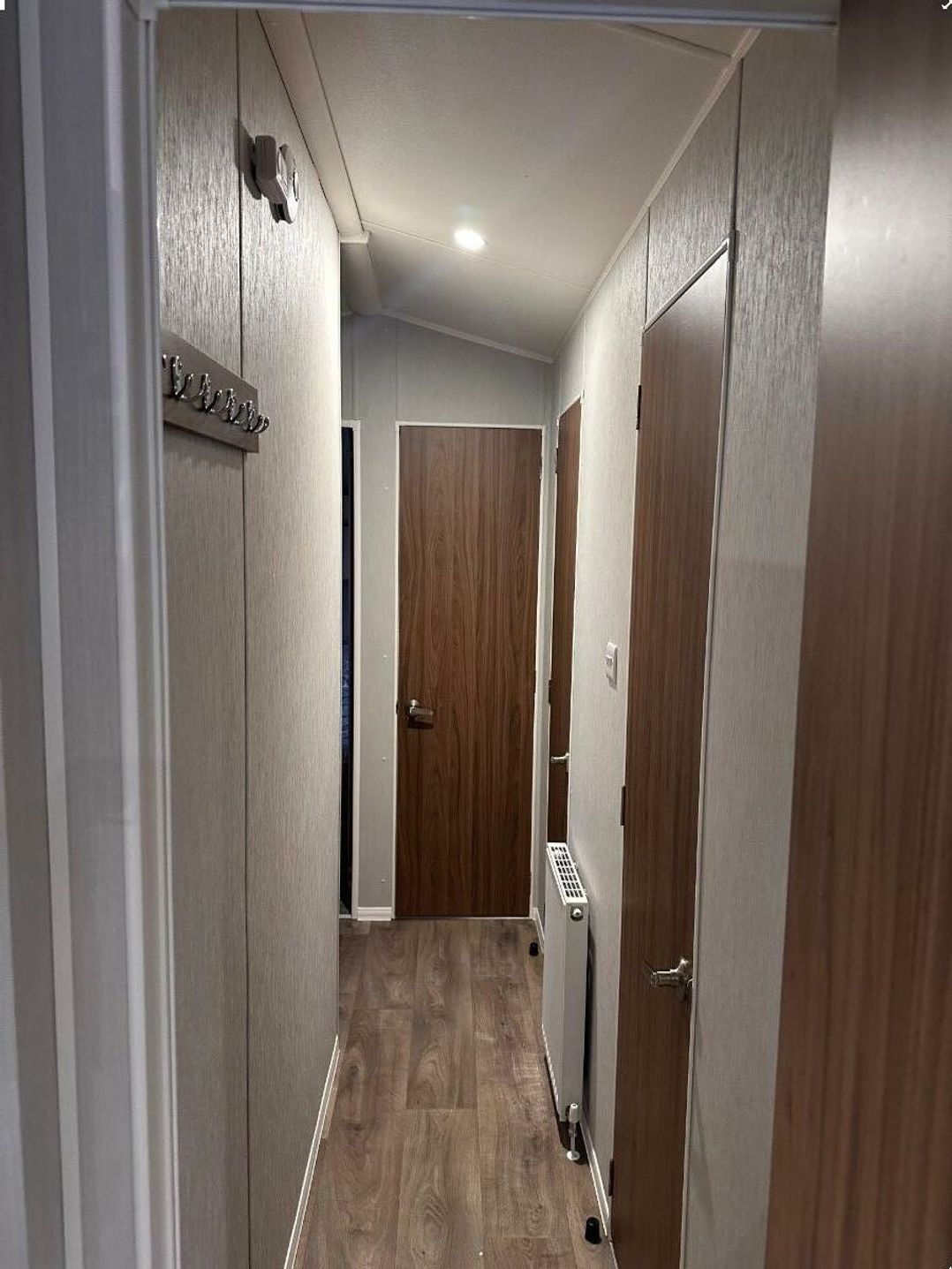 Marton Mere Holiday Village - Holiday Accommodation 21013