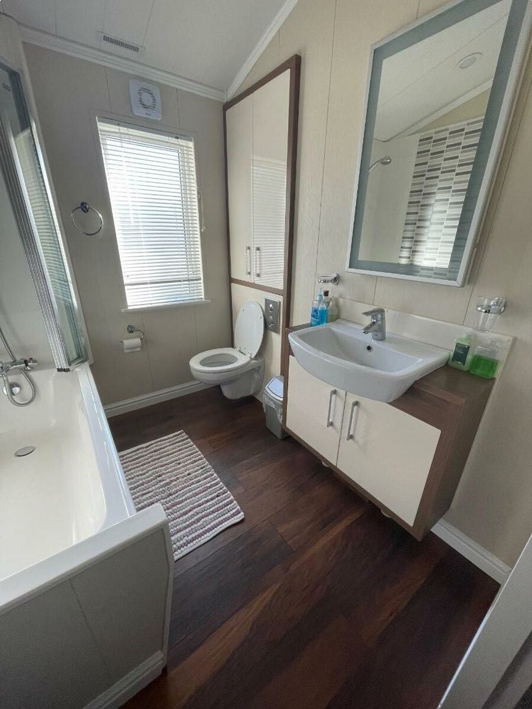 Marton Mere Holiday Village - Holiday Accommodation 21071