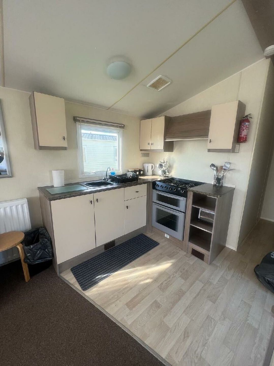 Hayling Island Holiday Park - Meadow Bay Villages - Holiday Accommodation 21075