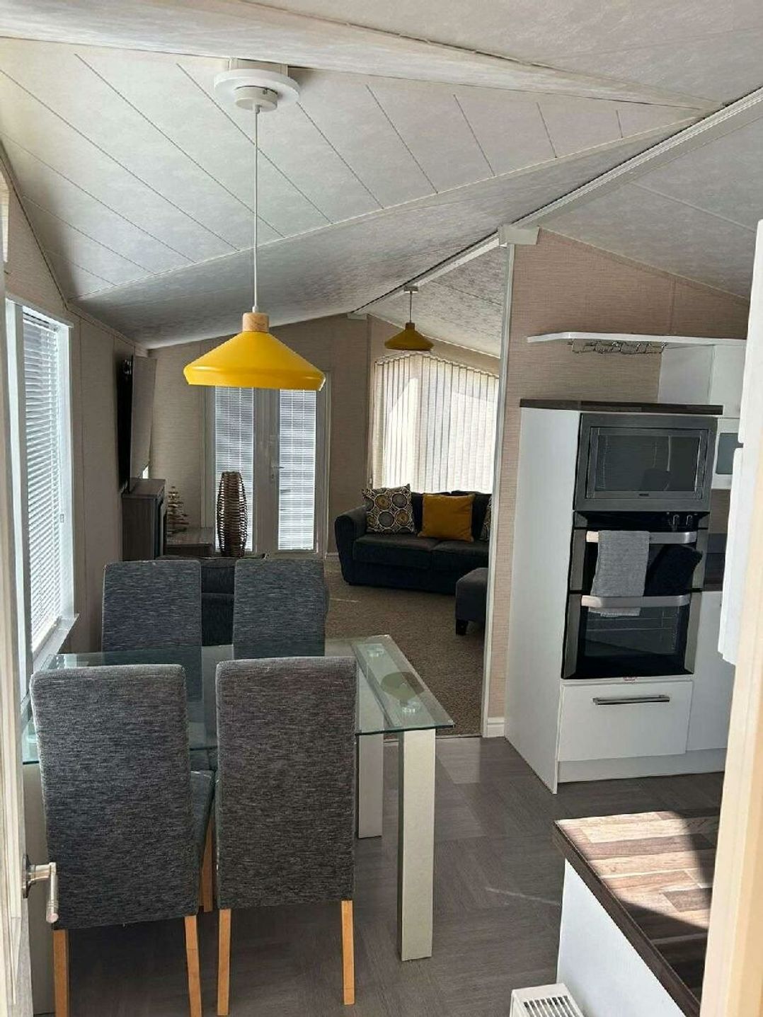 Golden Palm Resort - Holiday Accommodation 21373