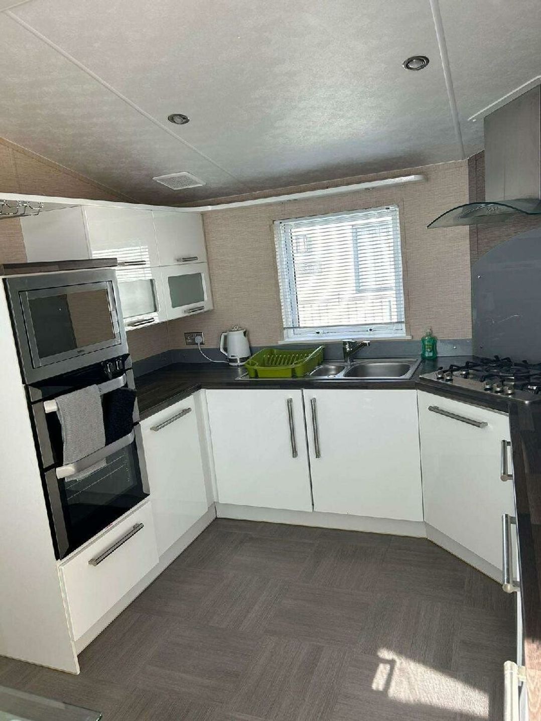 Golden Palm Resort - Holiday Accommodation 21373