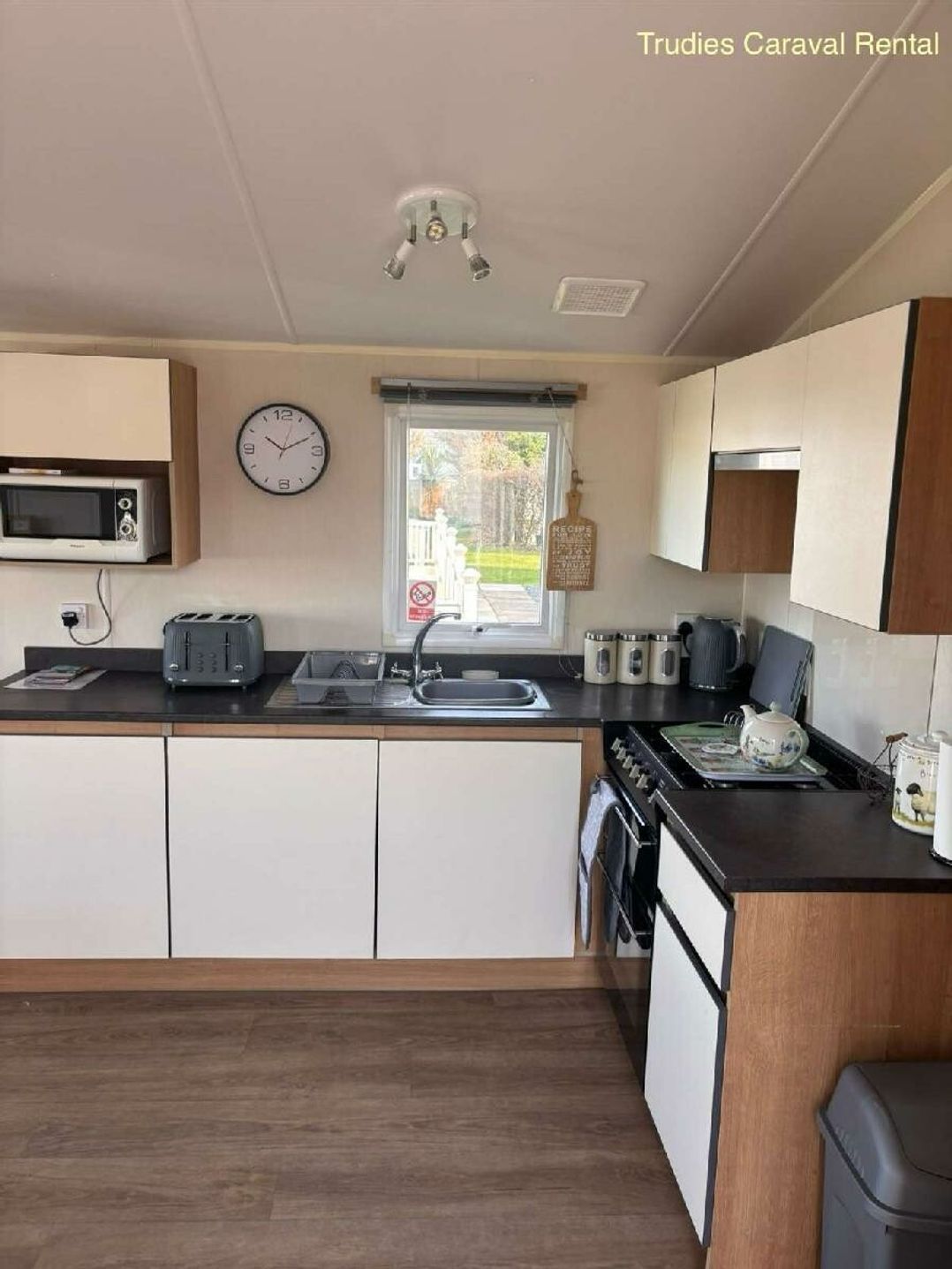 Lido Beach Holiday Park - Holiday Accommodation 21401