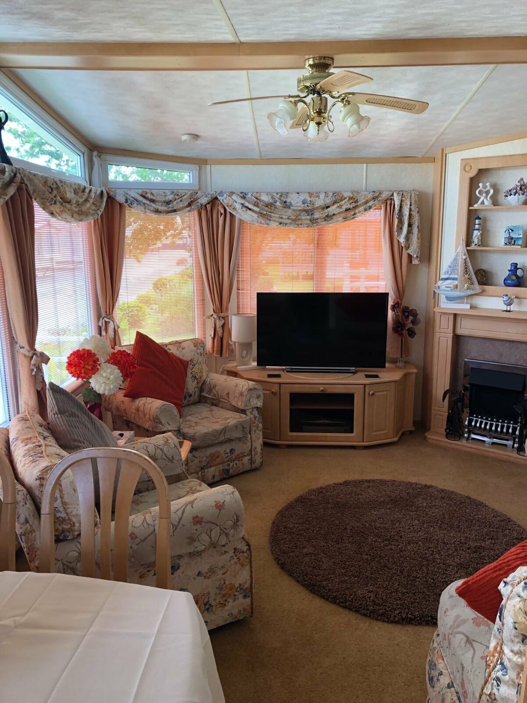 Golden Gate Holiday Centre - Holiday Accommodation 2141