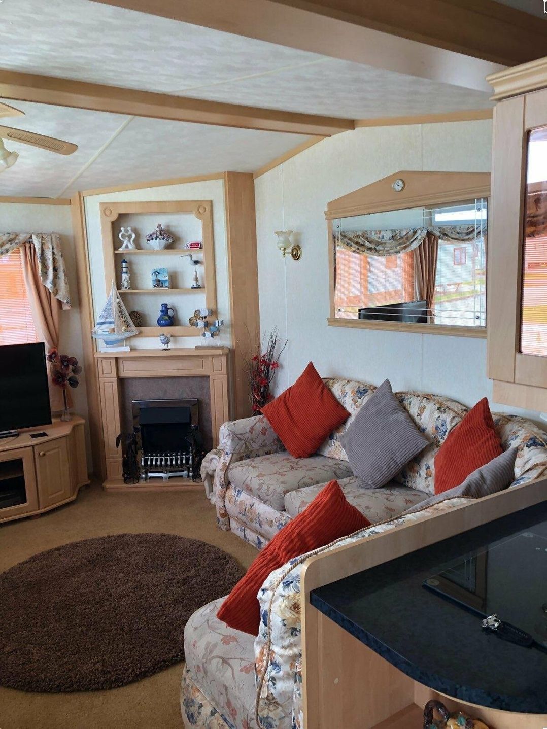 Golden Gate Holiday Centre - Holiday Accommodation 2141