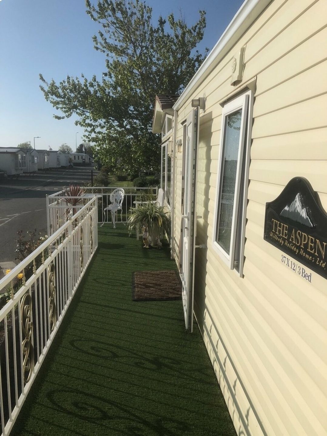 Golden Gate Holiday Centre - Holiday Accommodation 2141