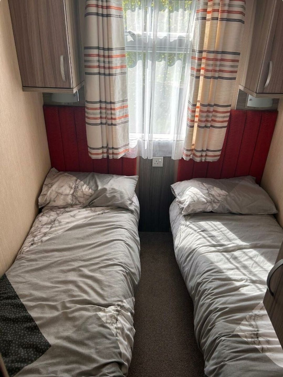 Marton Mere Holiday Village - Holiday Accommodation 21719