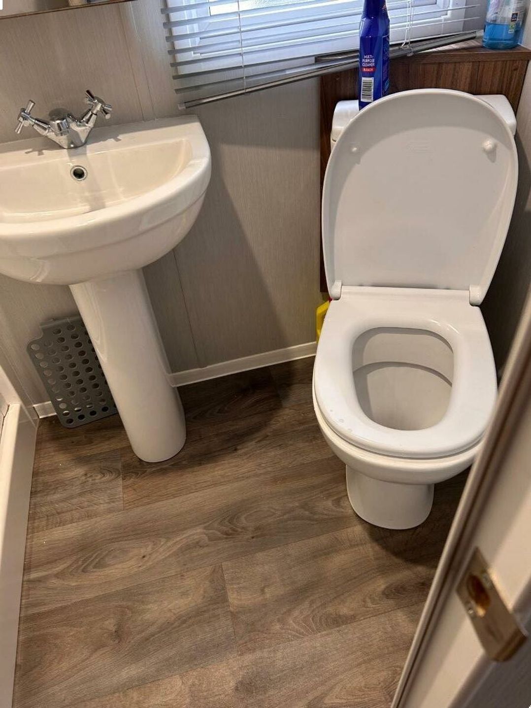 Marton Mere Holiday Village - Holiday Accommodation 21777