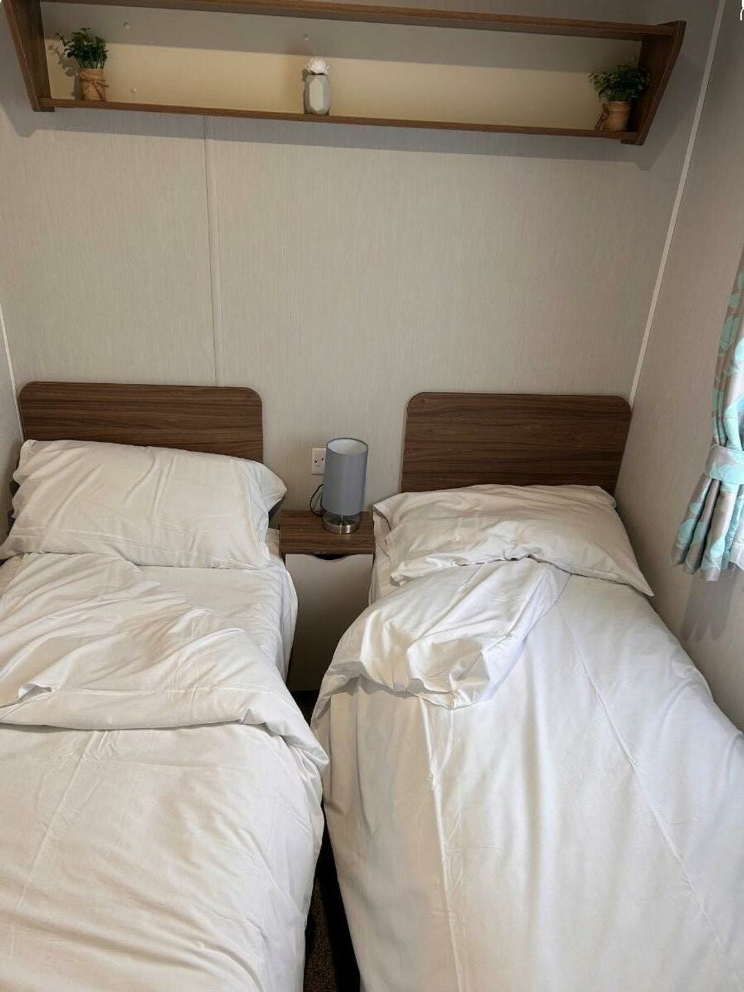 Marton Mere Holiday Village - Holiday Accommodation 21777