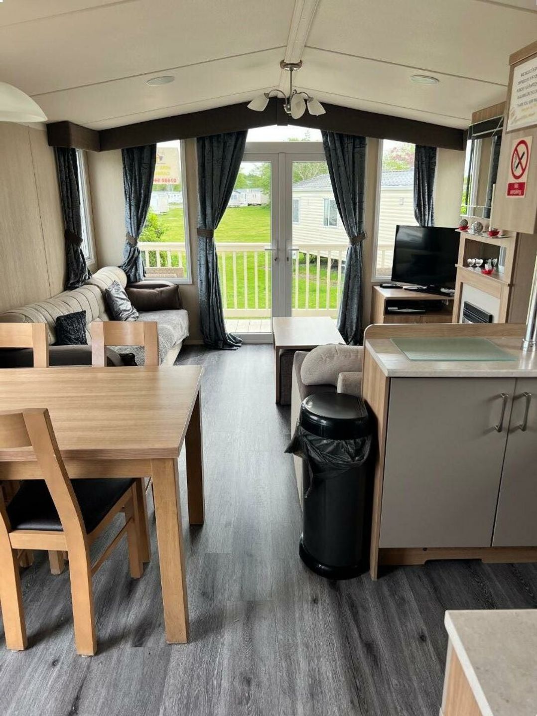 Marton Mere Holiday Village - Holiday Accommodation 22124