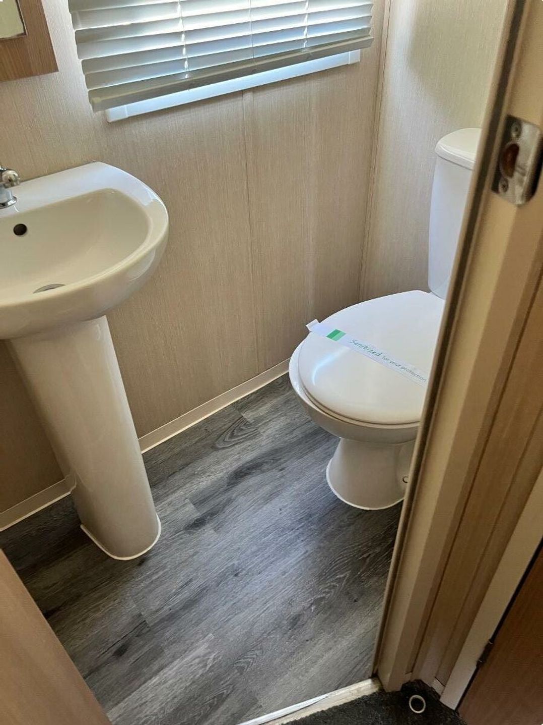 Marton Mere Holiday Village - Holiday Accommodation 22124