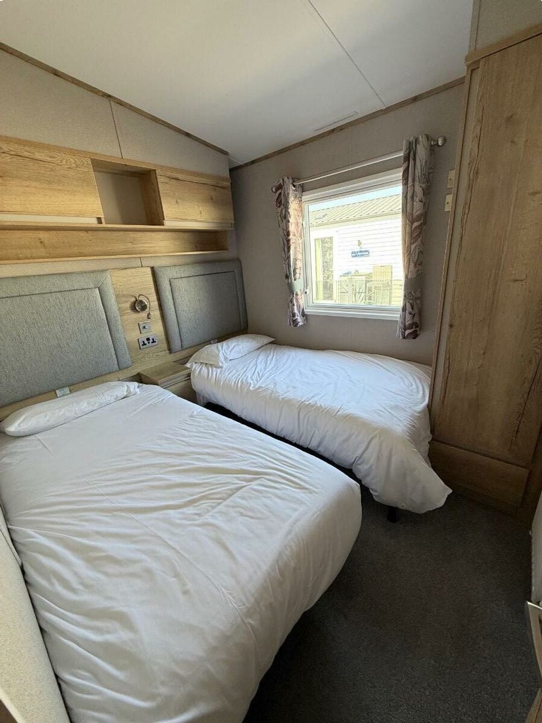 Rockley Park - Holiday Accommodation 22180