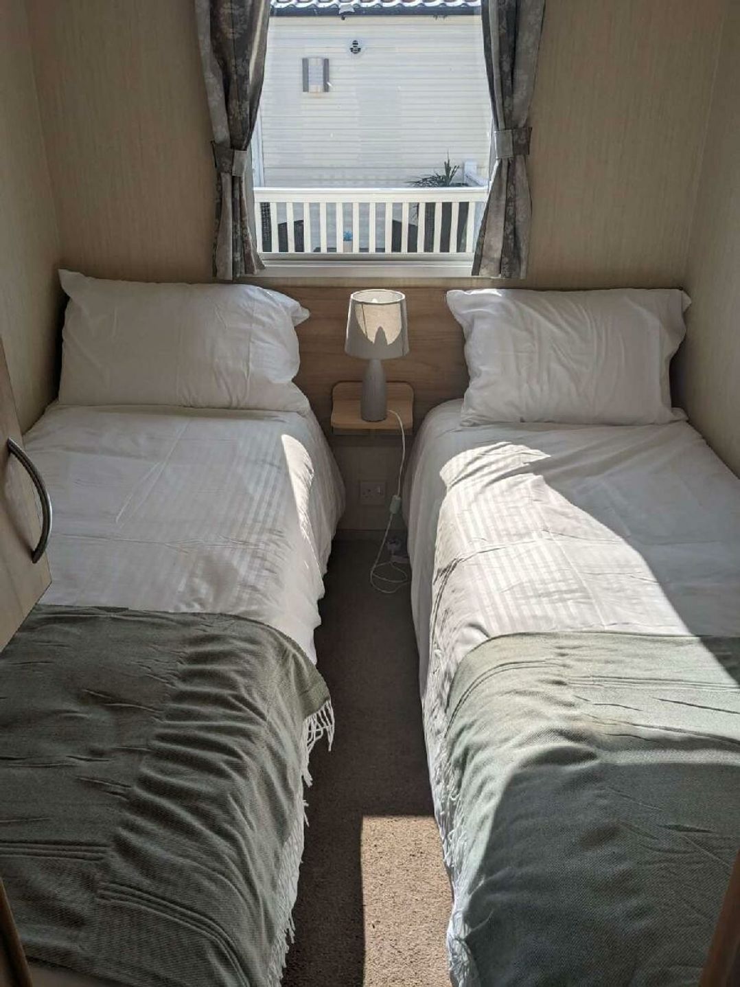 Hayling Island Holiday Park - Meadow Bay Villages - Holiday Accommodation 22187