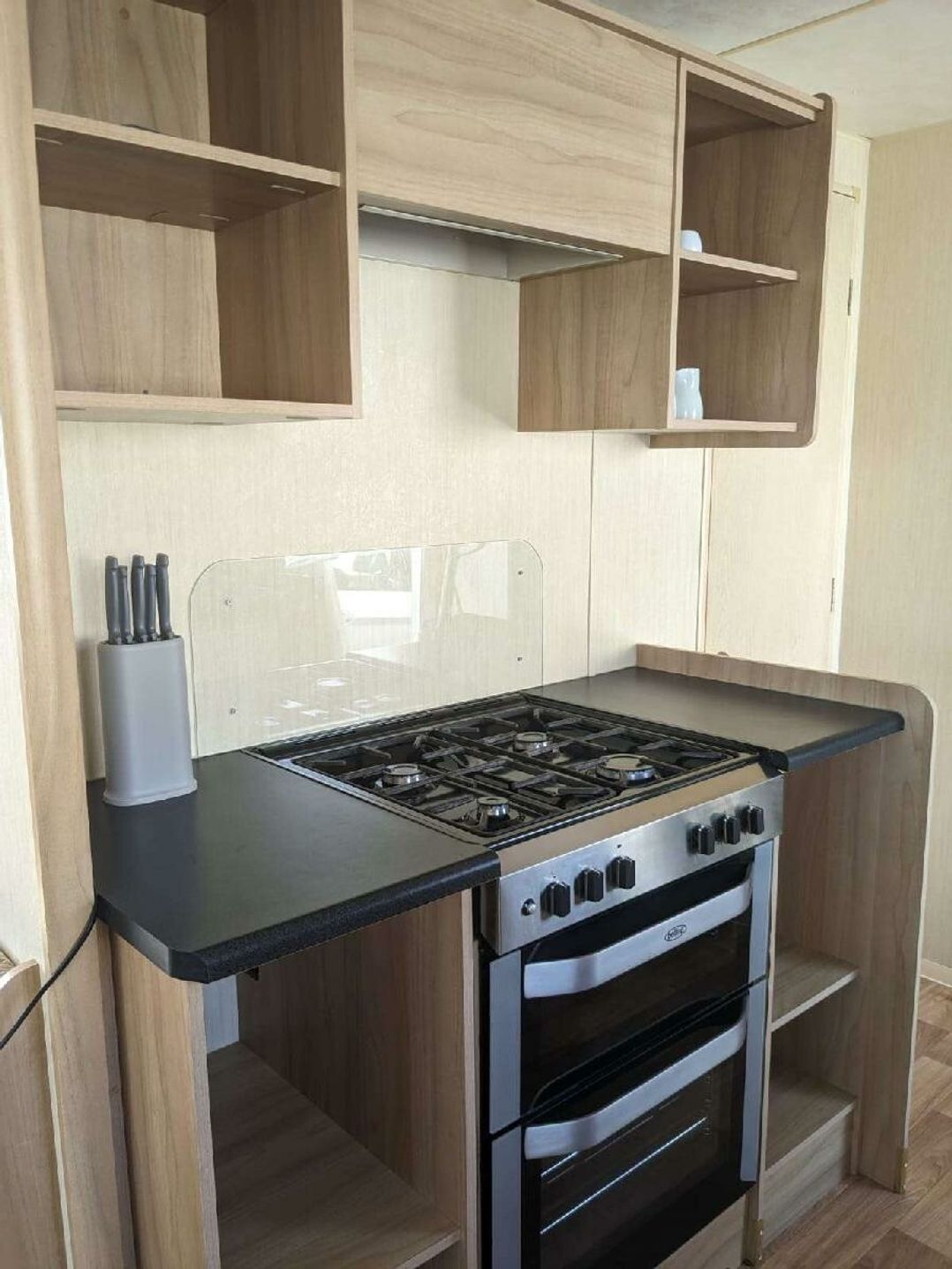 Hayling Island Holiday Park - Meadow Bay Villages - Holiday Accommodation 22187