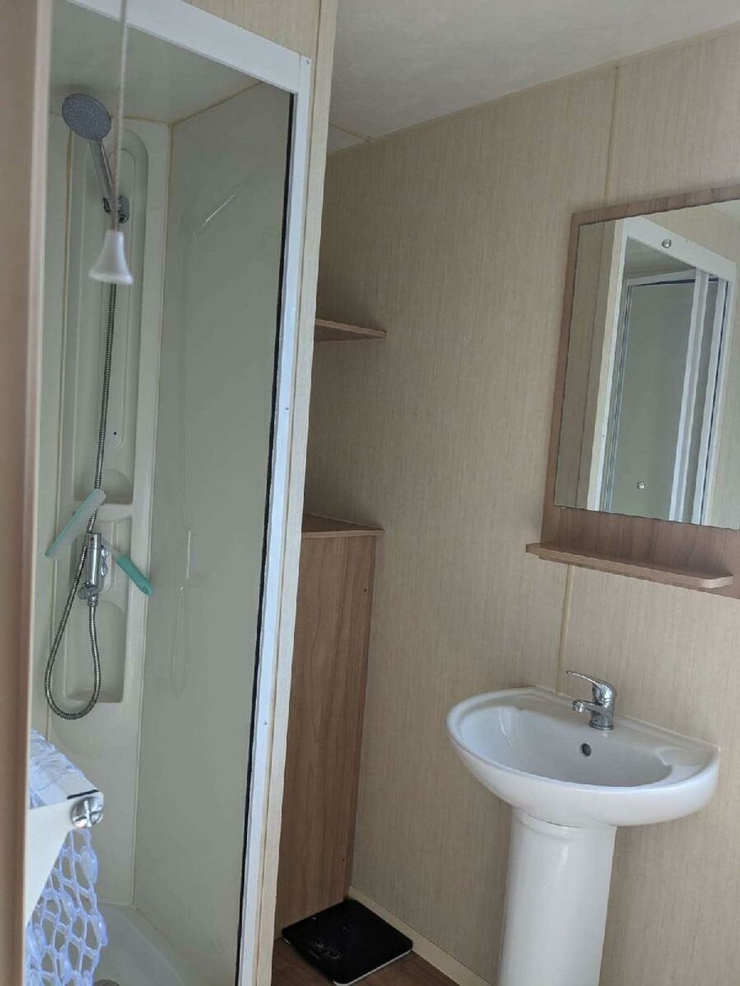 Hayling Island Holiday Park - Meadow Bay Villages - Holiday Accommodation 22187