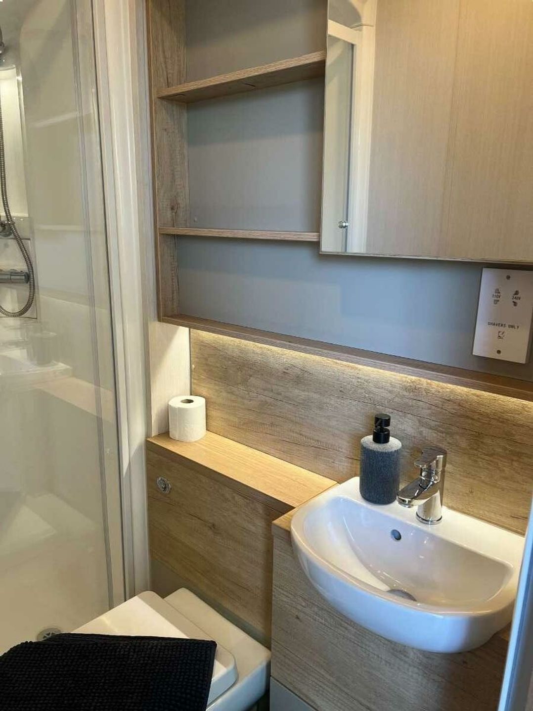 Manor Park Holiday Village - Holiday Accommodation 22313