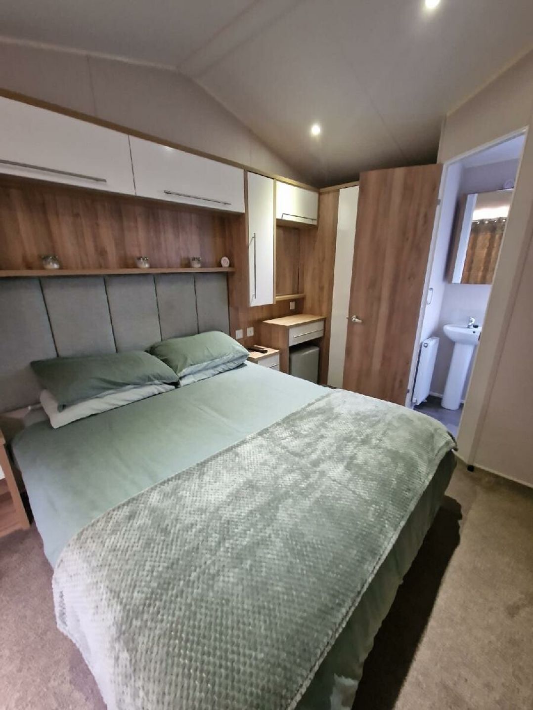 Marton Mere Holiday Village - Holiday Accommodation 22350